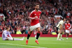 Man Utd 5-2 Ipswich: Fernandes Hat-Trick Sparks First Win of the Season