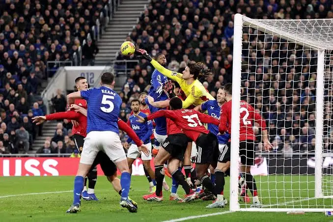 Everton vs Manchester United, Sunday 2pm