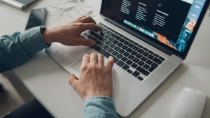 How to Play Safely and Avoid Scams Online in Kenya