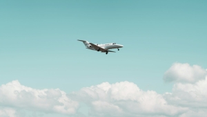 How to Stay Focused When the Plane Keeps Rising: Master Your Ascent